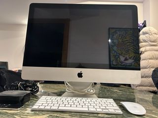 iMac 21,5 + Apple TV Siri Remote