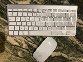 iMac 21,5 + Apple TV Siri Remote