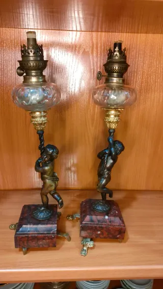 Lampade da tavolo in stile antico Quinqué Cherubino in metallo 640513971