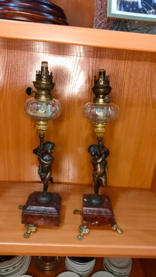 Lampade da tavolo in stile antico Quinqué Cherubino in metallo 640513971