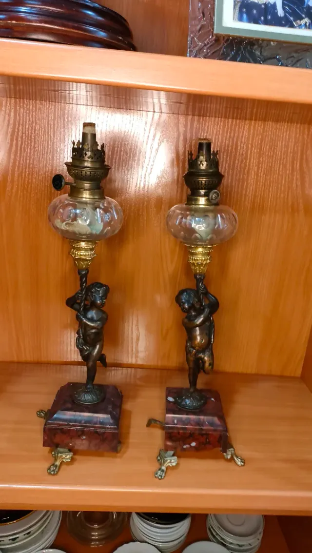 Lampade da tavolo in stile antico Quinqué Cherubino in metallo 640513971