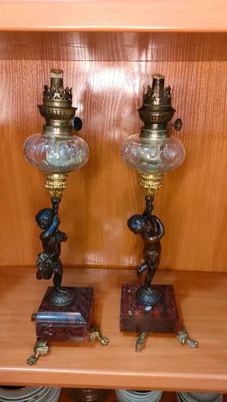 Lampade da tavolo in stile antico Quinqué Cherubino in metallo 640513971