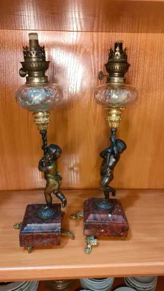 Lampade da tavolo in stile antico Quinqué Cherubino in metallo 640513971