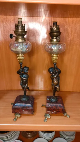 Lampade da tavolo in stile antico Quinqué Cherubino in metallo 640513971