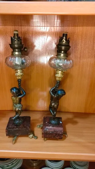 Lampade da tavolo in stile antico Quinqué Cherubino in metallo 640513971