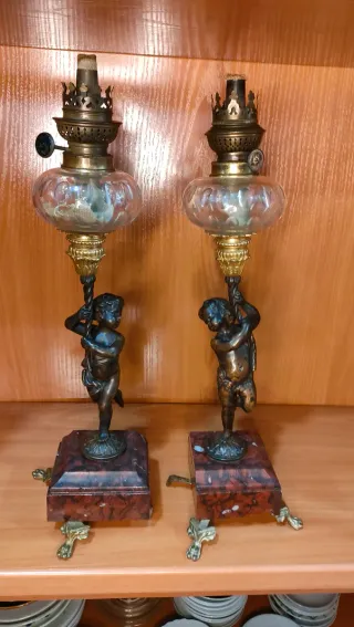 Lampade da tavolo in stile antico Quinqué Cherubino in metallo 640513971