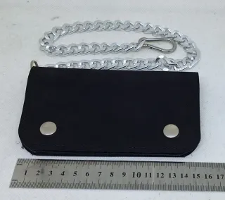 Cartera motera negra con cadena