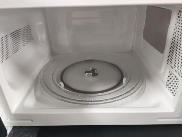 Cecotec Microondas ProClean 2010 700W