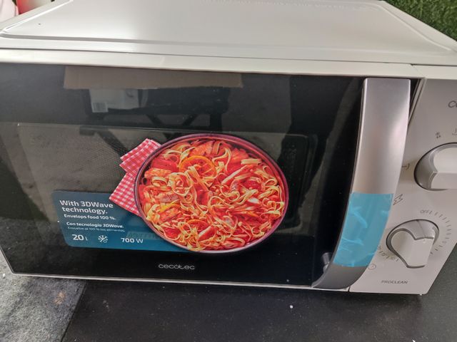 Cecotec Microondas ProClean 2010 700W