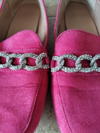 Mocasines fucsia con cadena brillante T. 37