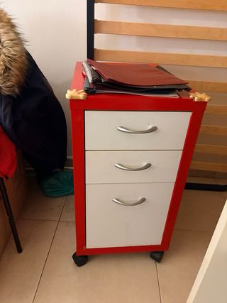 Mueble cajonera, escritorio y somier con patas 90