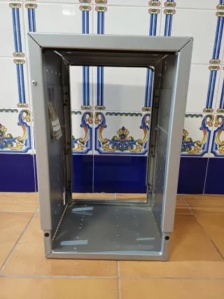 Soporte para PC Sobremesa Metálico