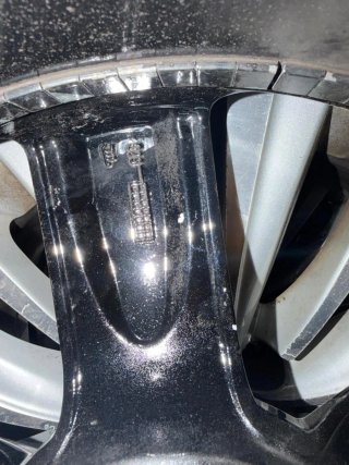 Llantas negras con cubiertas AUDI 18