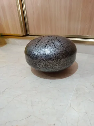 Tambor de meditación plateado / Steel tongue drum