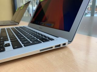 MacBook Air 2015 Intel Core i5 @1.6GHz 8GB 128SSD