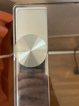 Mesa de cristal y metal