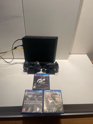 PS4 (PlayStation 4) Negra + 2 Mandos