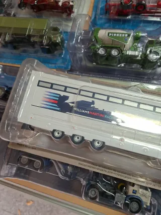 Camión Mercedes Williams Martini 1:43