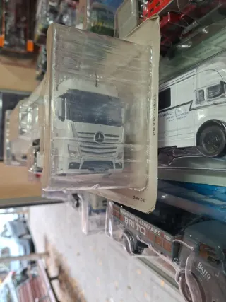 Camión Mercedes Williams Martini 1:43