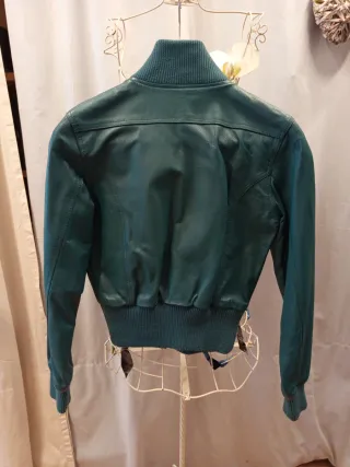 Conjunto cazadora piel + chaleco verde azulado