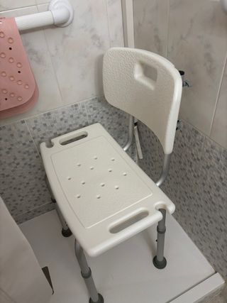 Silla de ducha con respaldo