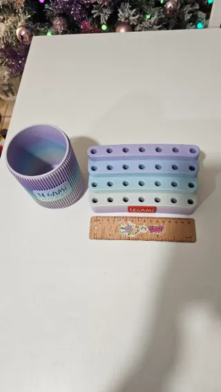 Set portapenne Legami: barattolo + espositore