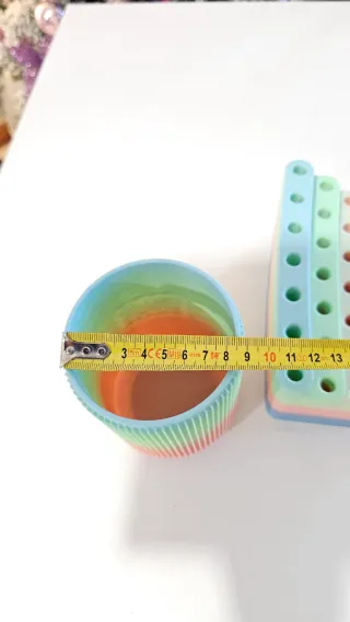 Set portapenne Legami: barattolo + espositore