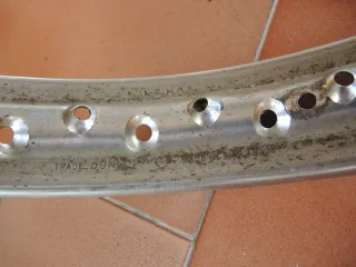 Llanta moto clàsica de 17", usada en Bueno estado.
