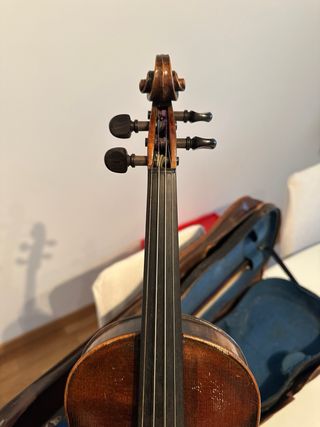 Violino antigo para restauro