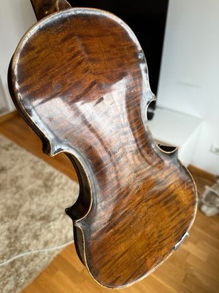 Violino antigo para restauro
