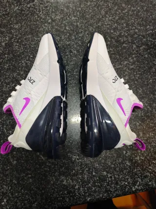 Deportivas Nike Air 270 Blancas y Moradas