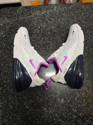 Deportivas Nike Air 270 Blancas y Moradas