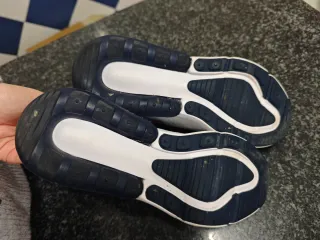 Deportivas Nike Air 270 Blancas y Moradas