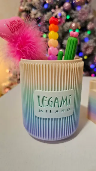 Set portapenne Legami, barattolo + espositore