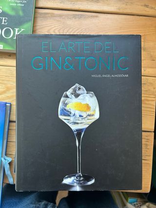 LIBROS VARIOS COCTELERÍA