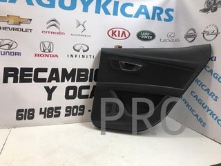 Paño puerta león mk3 trasero derecho