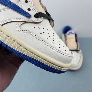 Jordan 1 Retro Low OG SP Fragment x Travis Scott