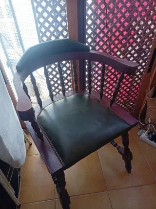 Silla retro semicircular madera y cuero