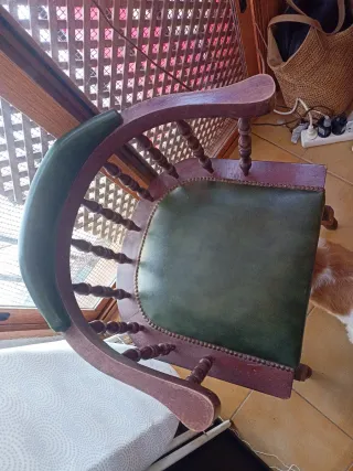 Silla retro semicircular madera y cuero