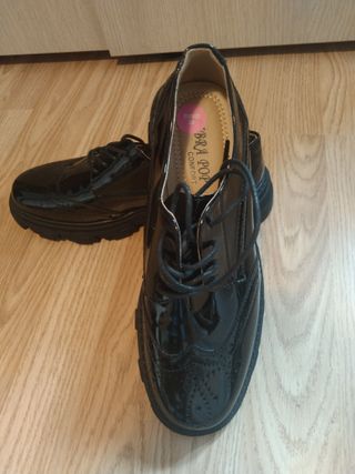 Zapatos charol negros T37-38