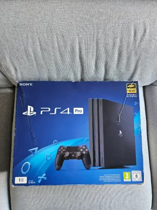 PlayStation 4 PRO 1TB + 2 controller