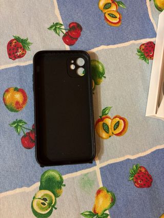 iPhone 11 64GB Negro. Incluye una funda