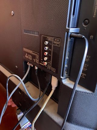 Televisión Panasonic 40” Negra y Plateada