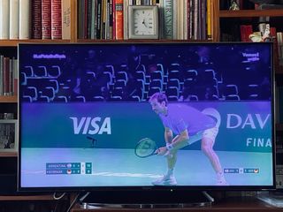 Televisión Panasonic 40” Negra y Plateada