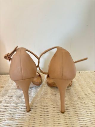 Sandalias tacón Zara Talla 36 Beige
