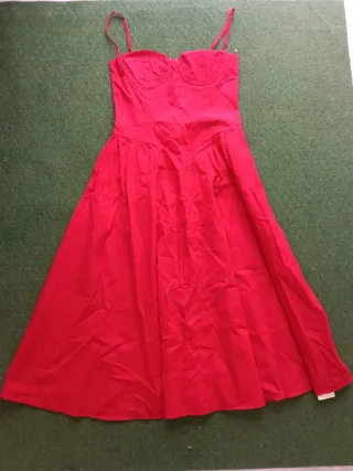 Vestido rojo nuevo, sin estrenar
