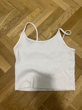 Top blanco de tirantes acanalado