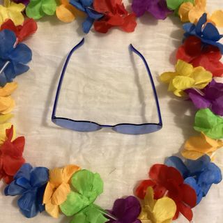 Occhiali da sole a forma di cuore blu con coroncin