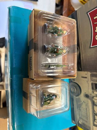 ambulancia Simca cargo con enfermeros escala 1 43