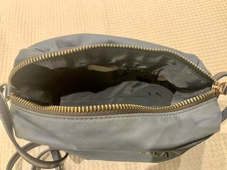 Bolso Bimba y Lola de color azul en buen estado